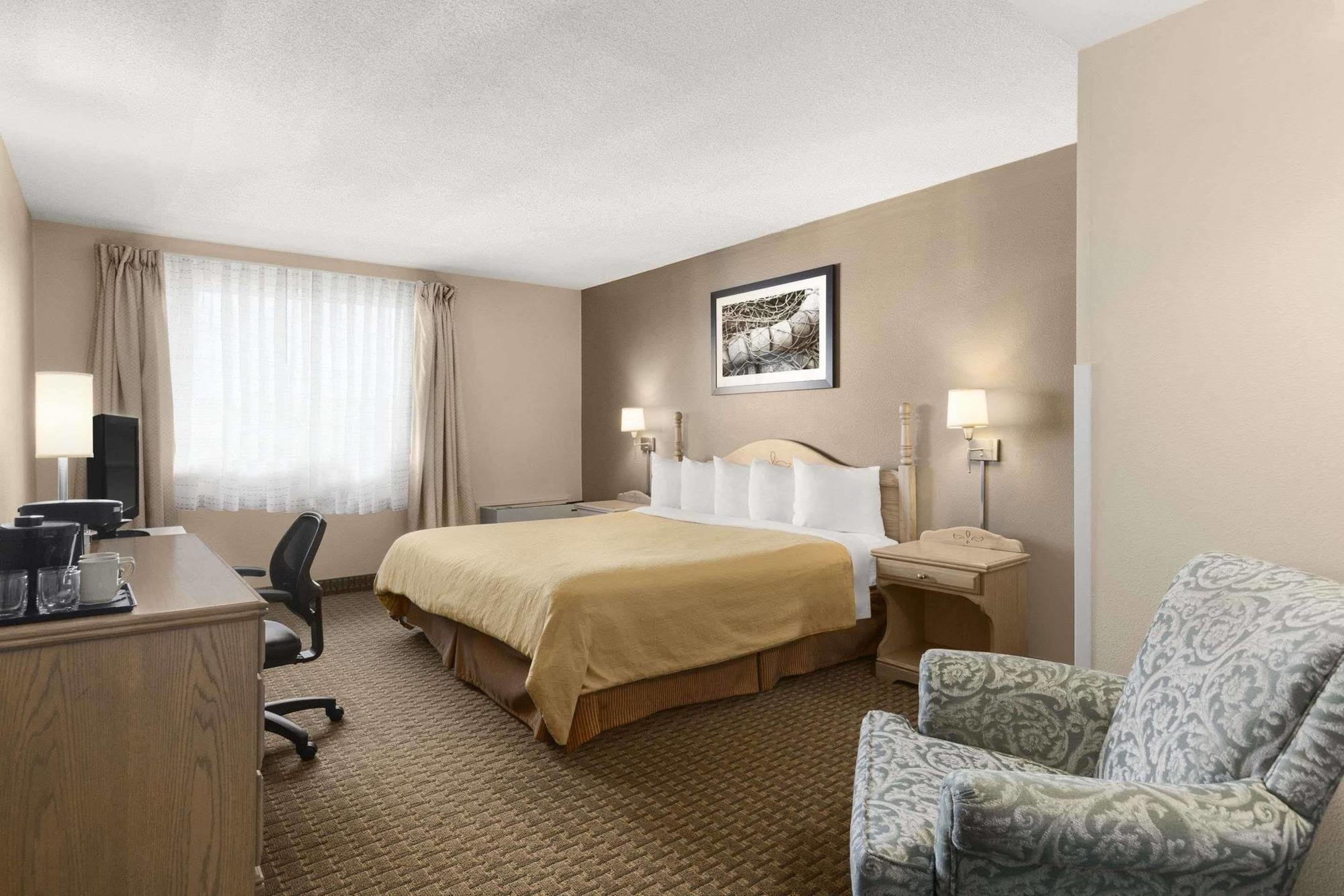 Country & 2* Dartmouth